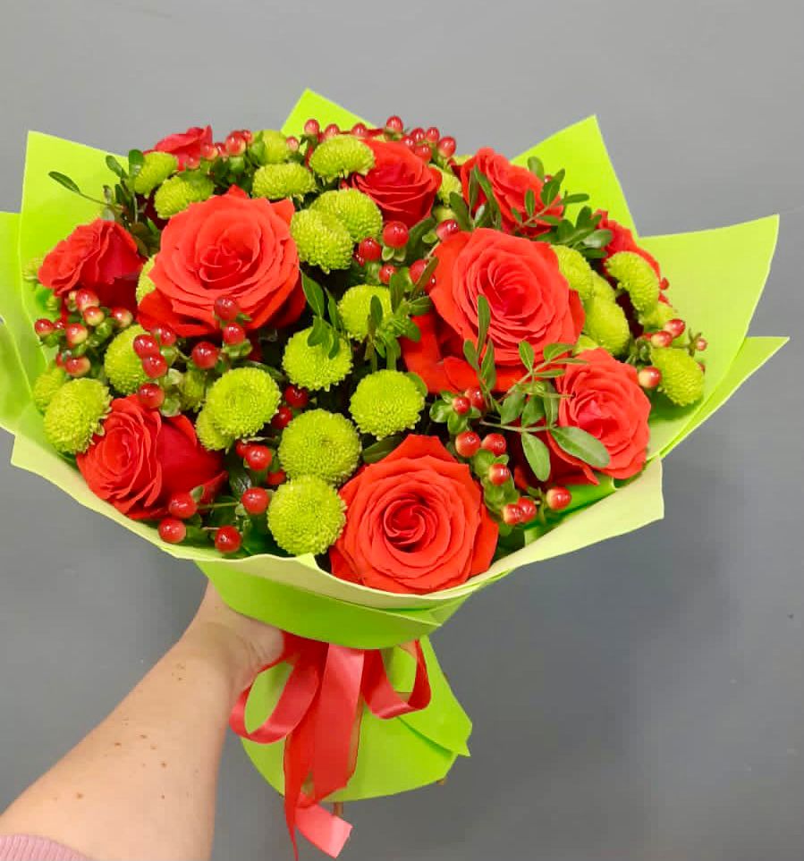 Букет цветов из: Хризантемы и Розы в Октябрьском Красноярского края