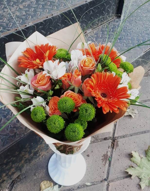 Букет цветов из: Герберы, Хризантемы, Альстромерии и Розы в Октябрьском Красноярского края