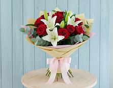 Букет цветов из:  Лилии и Розы в Октябрьском Красноярского края