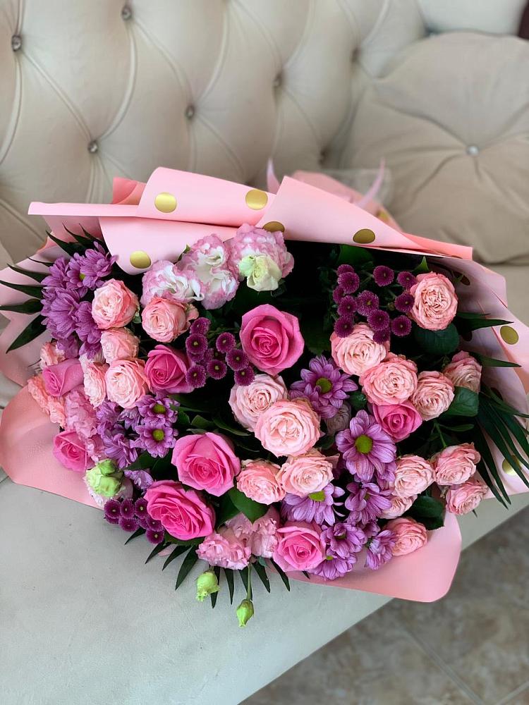 Букет цветов из: Хризантемы, Розы и Лизиантусы в Октябрьском Красноярского края