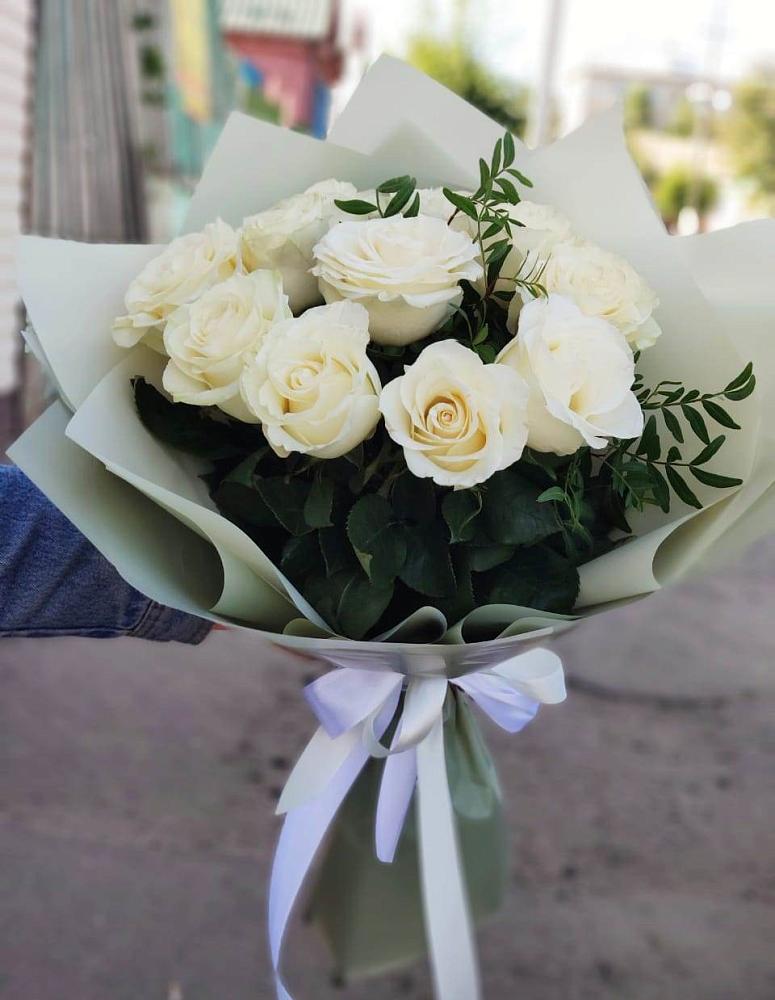Букет Белые розы Проуд в Октябрьском Красноярского края