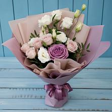 Букет цветов из:  Розы и Лизиантусы в Октябрьском Красноярского края