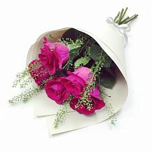Букет цветов из:  Розы в Октябрьском Красноярского края