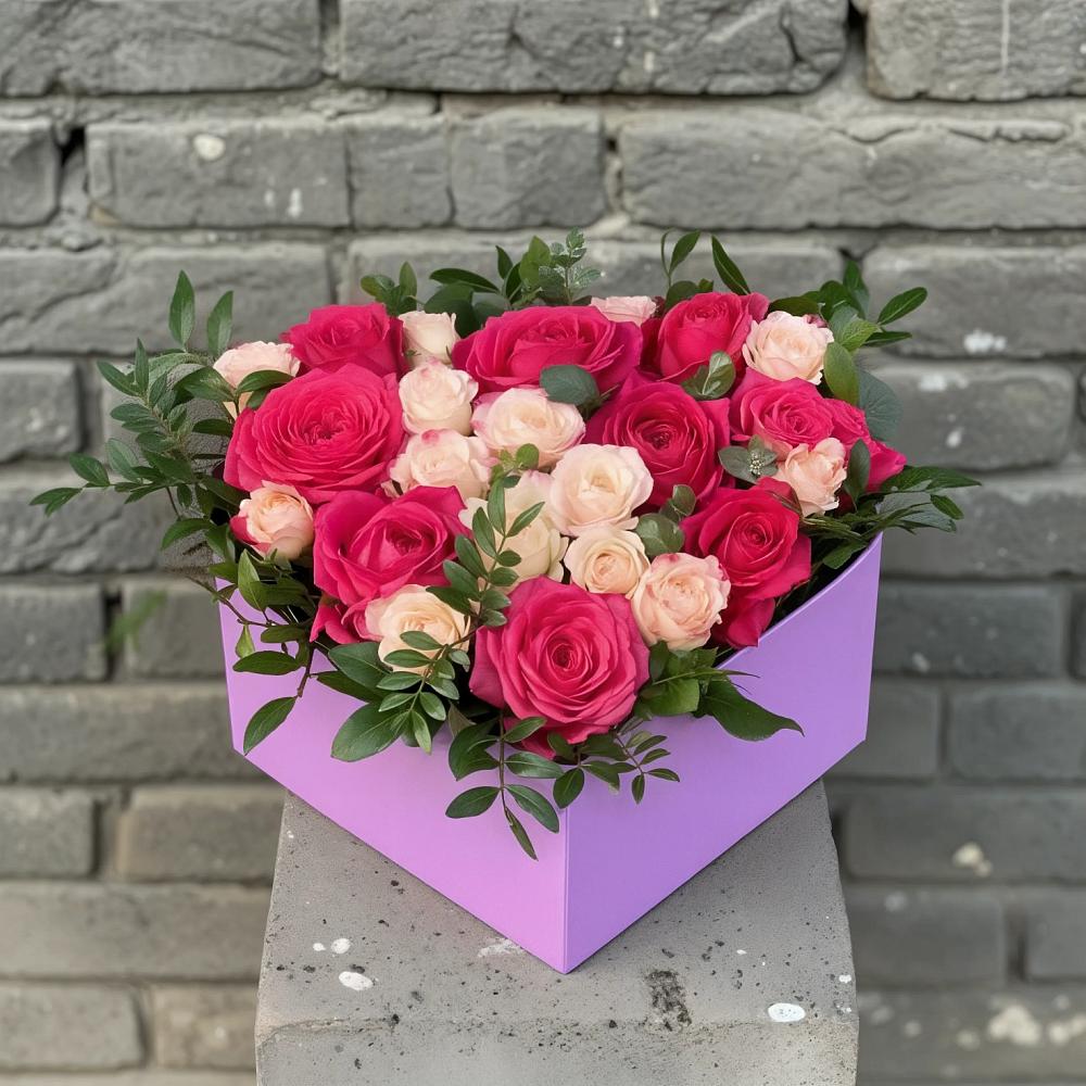 Цветочная композиция из Розы в коробке в Октябрьском Красноярского края