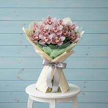 Букет цветов из:  Орхидеи и Розы в Октябрьском Красноярского края