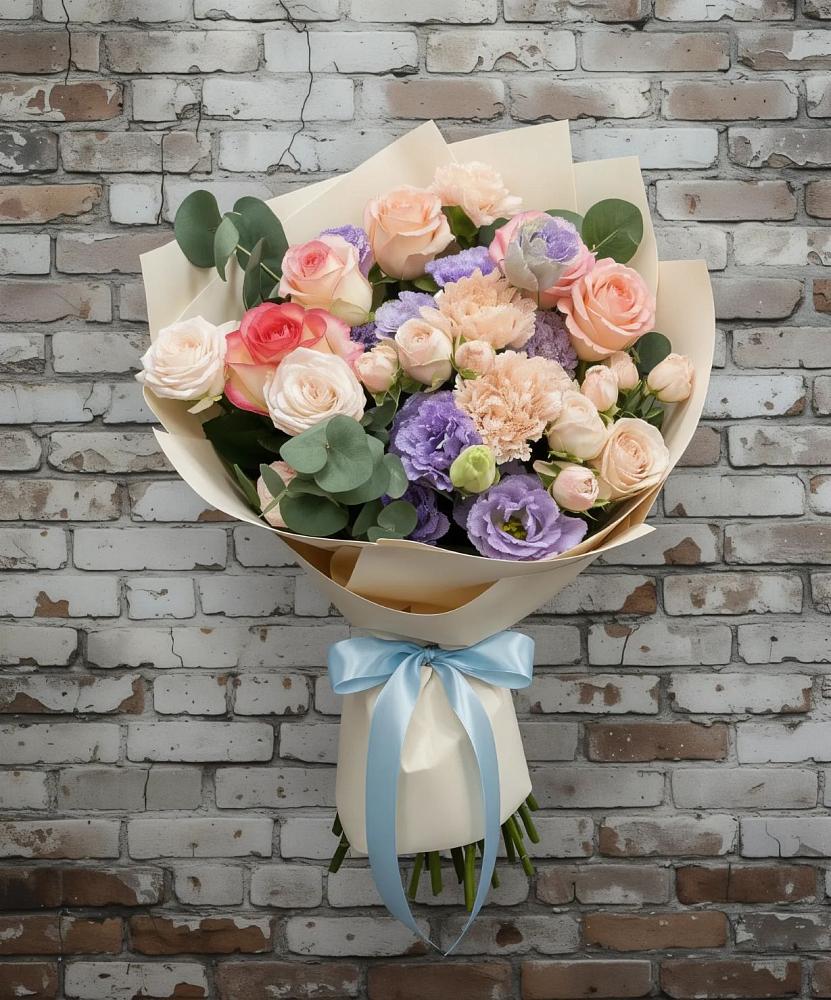 Букет цветов из: Розы, Лизиантусы и Гвоздики в Октябрьском Красноярского края