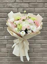 Букет цветов из:  Гвоздики, Розы, Лизиантусы и Хризантемы #REPLACE_PRED# Октябрьском Красноярского края