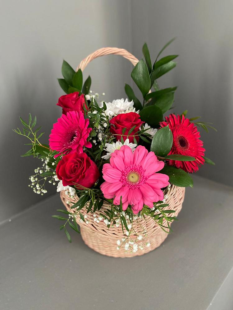 Цветочная композиция из Розы, Хризантемы и Герберы в корзине в Октябрьском Красноярского края