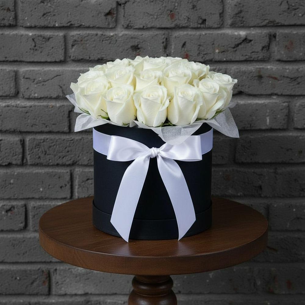 Цветочная композиция из Розы в шляпной коробке в Октябрьском Красноярского края