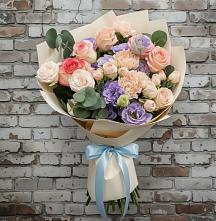 Букет цветов из:  Розы, Лизиантусы и Гвоздики #REPLACE_PRED# Октябрьском Красноярского края