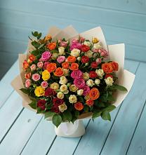 Букет Микс из разноцветных кустовых роз в Октябрьском Красноярского края