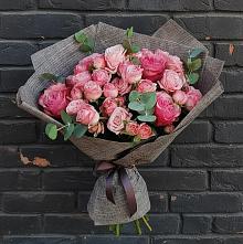 Букет цветов из:  Розы в Октябрьском Красноярского края