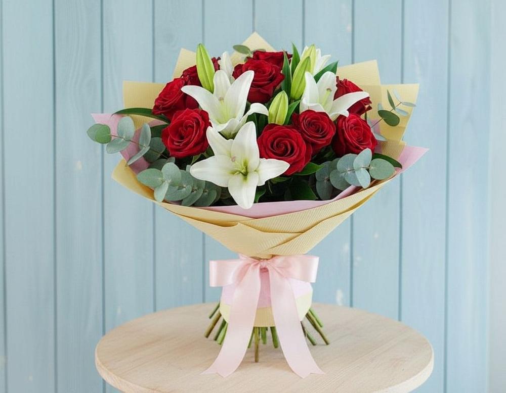 Букет цветов из: Лилии и Розы в Октябрьском Красноярского края
